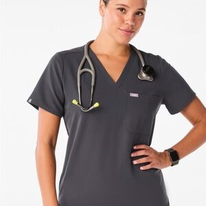 FIGS Catarina one-pocket scrub top Charcoal